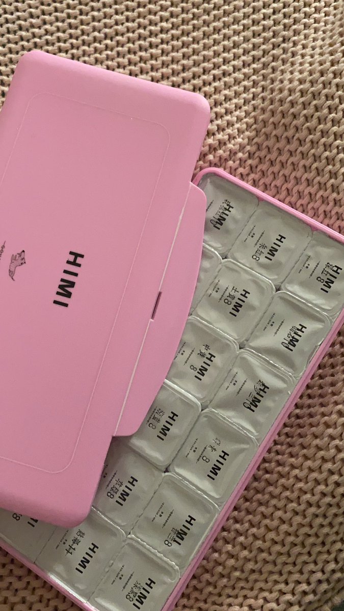 maitheodds's tweet image. my gouache paint is here!!!