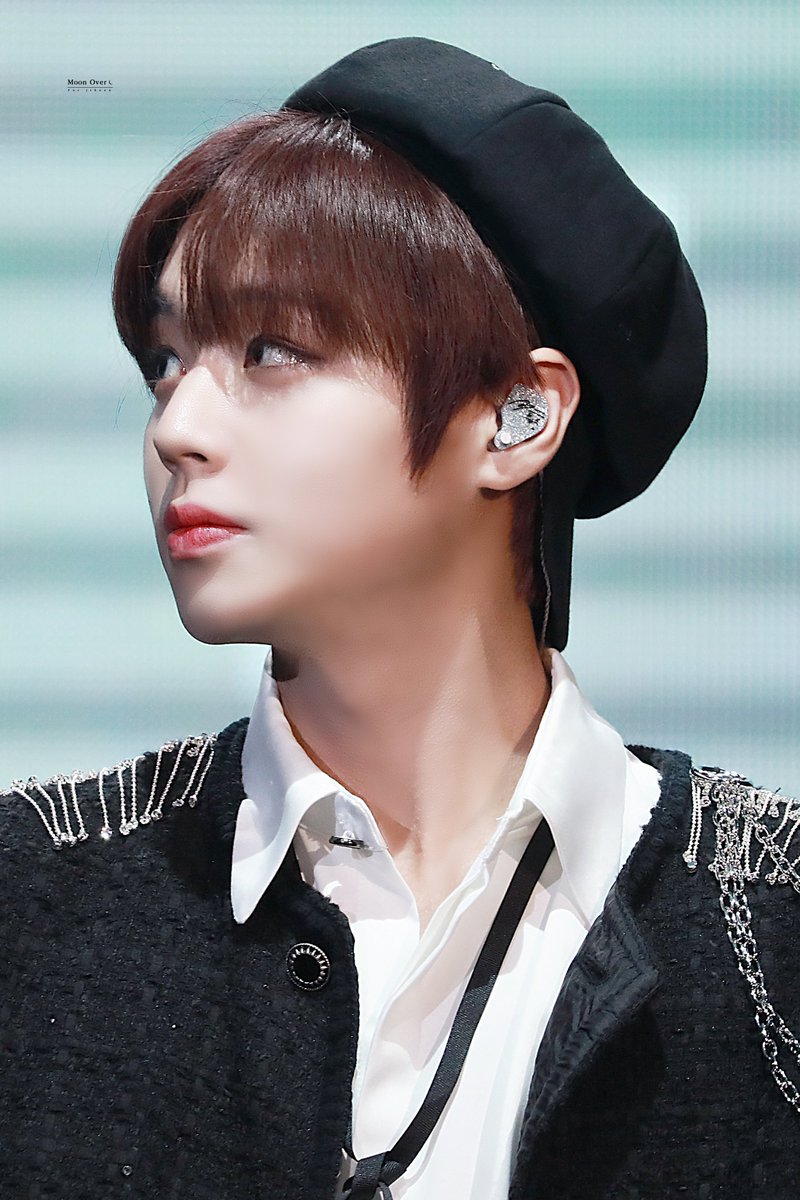 MOON_OVER_jh's tweet photo. 200208 대만 360 팬콘

모자 쓴 귀요미 볼 시간😍

#지훈 #박지훈 #jihoon https://t.co/FBQz3sklN7