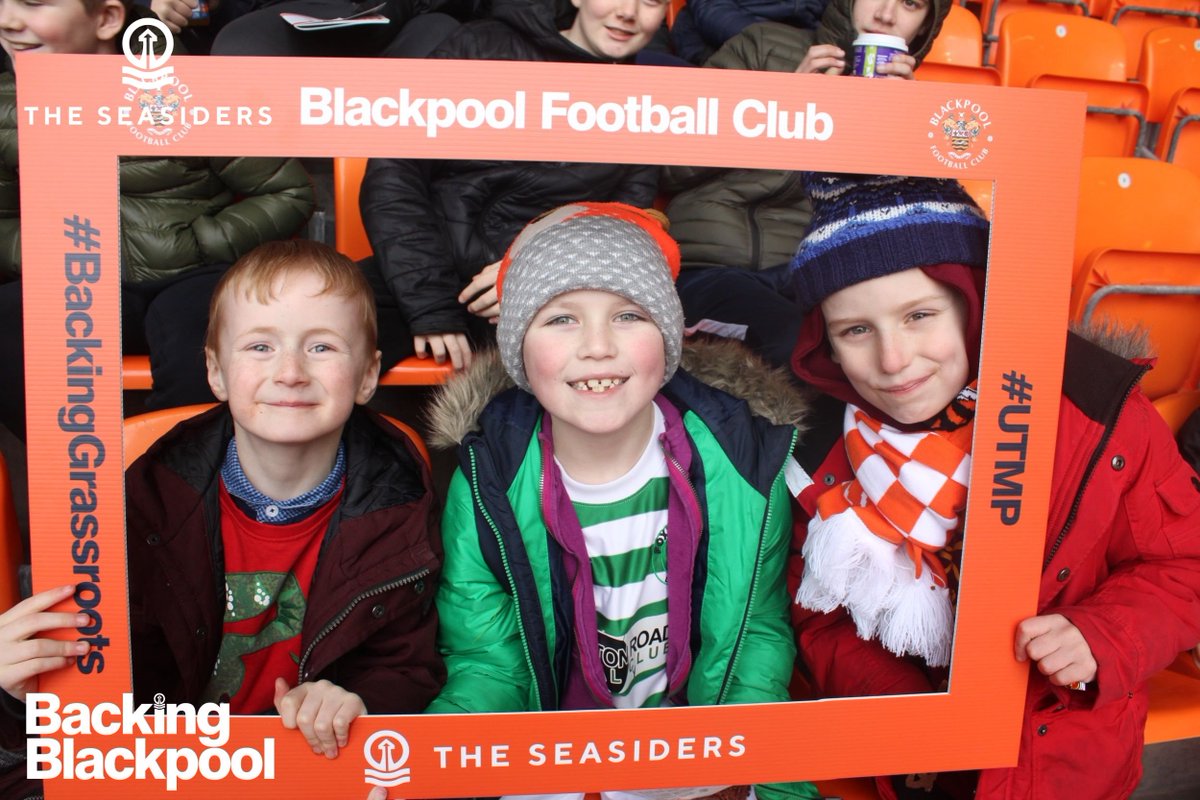 BlackpoolFC's tweet photo. 📸 Gallery: Our #BackingGrassroots initiative kicked off yesterday, with hundreds of youth team players from across the Fylde coast in attendance at Bloomfield Road.

Thanks to all the clubs for their support!
⬇️
https://t.co/vs5eaMzMvy https://t.co/7F6F3y8UGg