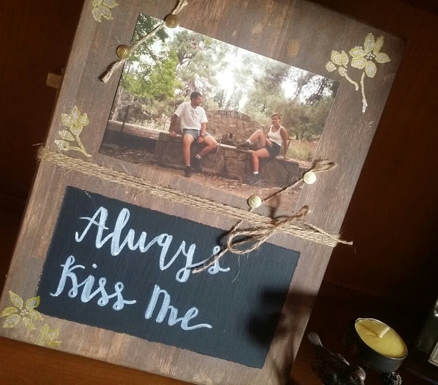 sonia10rivera's tweet photo. Terminado mi portafotos original para #sanvalentin 💘
#talleresleroymerlin #leroymerlinTomares #misideasleroymerlin #comunidadleroymerlin #diy #decoideas #ideasconvida #trabajohechoamano
#lettering
@leroymerlines https://t.co/Ofnga09JOY