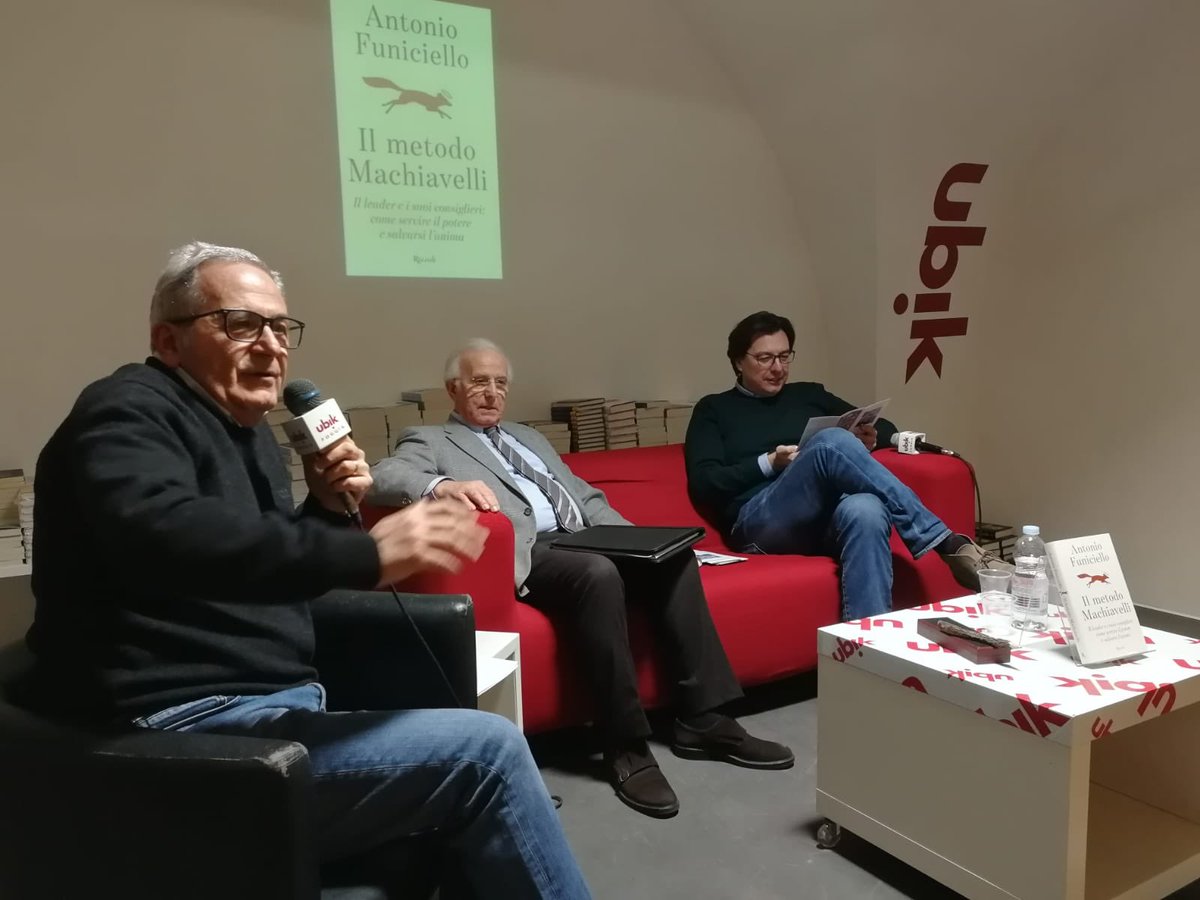 ubikfoggia's tweet photo. #ubiklive 8/02/20
con #AntonioFuniciello
“Il metodo Machiavelli” @RizzoliLibri
abbiamo ritrovato la politica bella che piace a noi.
Grazie ancora ad @AntFuniciello
e al centro studi #AntonioCederna https://t.co/okkeN4pGBH
