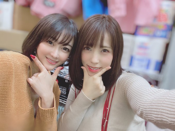 未知書房さん全4店舗でのイベントありがとうございました！ なんと今日福岡の太宰府インター店にあみちゃんが会いに来てくれたよー😭 赤ちゃんの写真も見せてもらった❤️ 久々会えてほんと嬉しかった！ あと変わらずバカ面白かった😂😂😂 素敵なママだなー🤱