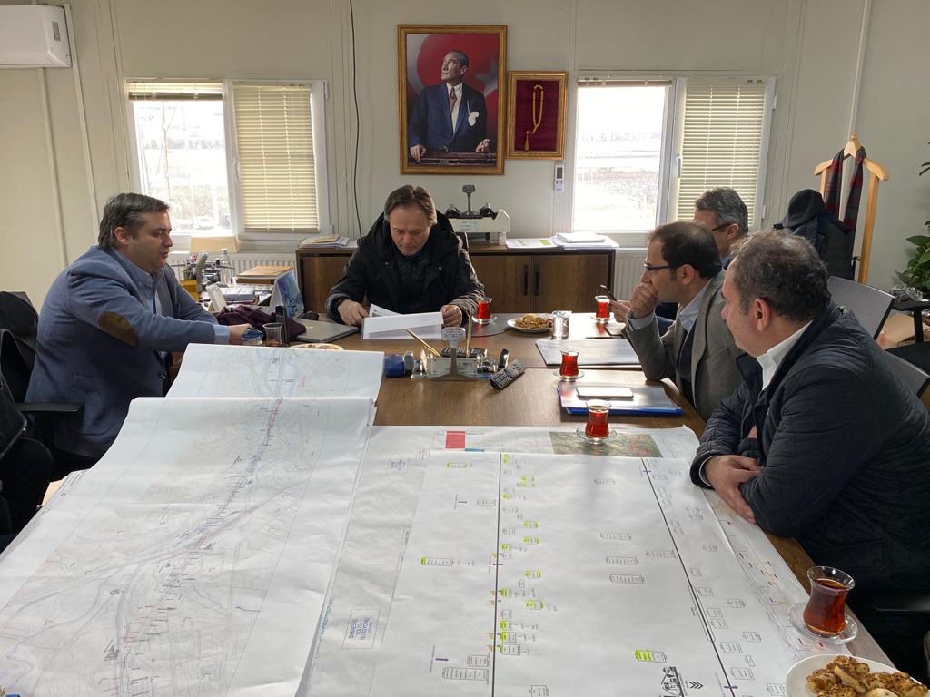 İstanbul-Edirne arası seyahat süresini 3,5 saatten, 1 saat 35 dakikaya düşürecek olan  Halkalı-Kapıkule Hızlı tren hattında çalışmalar aralıksız devam ediyor. 
Çerkezköy-Kapıkule kesiminde 530.000.000€ ihale bedeli olan projede, 275.000.000€  AB hibesi kullanılmaktadır.