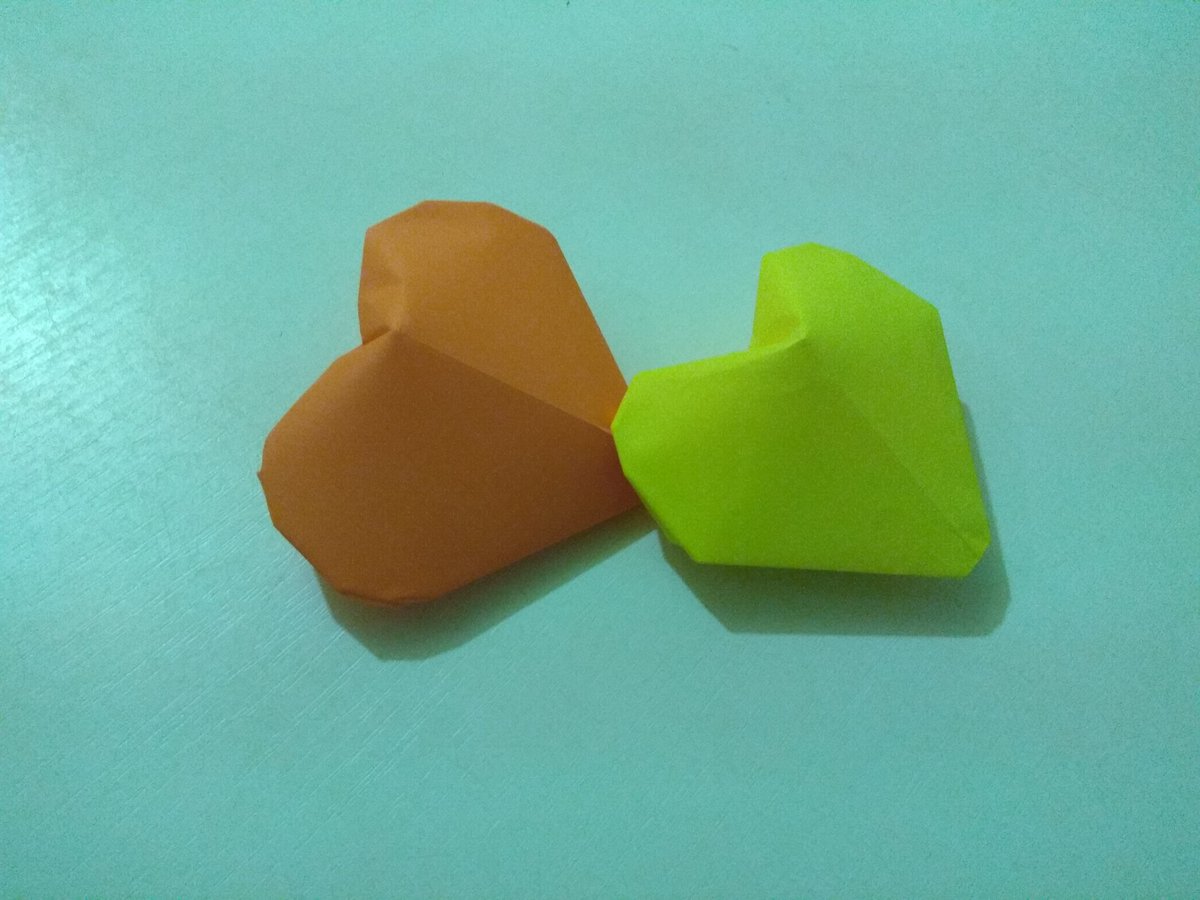 JustOrigamiMgc's tweet photo. Cool inflatable #paperheart for #ValentinesDay2020. #DIY #origami #papercraft 
Tutorial: https://t.co/Gg2nqsU5kx https://t.co/roN8YBDpJu