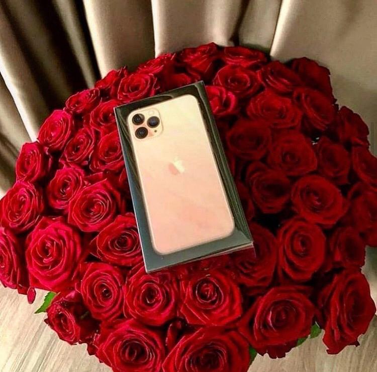 dipalesa_flowas's tweet photo. 💕GIVEAWAY ALERT💕

IPhone 11 and a bunch of Red Roses

-Follow Us
-Tag 2 friends
-RT this post
-Use #ValentinesWithDipalesa 
Multiple Entries Allowed.

Winner will be selected randomly between FB, Twitter &amp; Instagram 
Goodluck

Shop: https://t.co/PLgLDGrnp4 https://t.co/Et1WQEJZWS