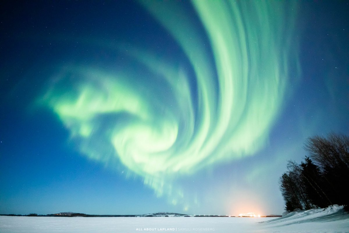 A night to remember! Amazing auroras on Thirsday night all around #Lapland #Finland! Pic by our #aurorahunter Samuli taken at #Kemijärvi <a href="/VisitKemijarvi/">Visit Kemijärvi</a>