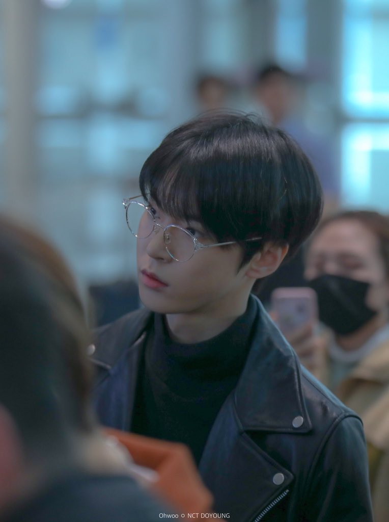 เรื่องย่อฟิค #Doten ดราฟท์ขี้โกง

ไม้ตรี (เตนล์) ต้องไปเกาหลีคนเดียว โดยเข้าพักที่บ้านของเพื่อนหม่าม้า แต่บ้านหลังนั้นกลับมีเพียงพี่ดราฟท์(โดยอง)ที่พ่นแต่เกาหลีใส่ตั้งแต่วันแรกที่เจอ

เอาล่ะ..ไม้ตรีไม่ชอบอีตานี่

แจก 30 เล่มนะคะ 💛
ทวิตมม.ติดแท็ก #FromMeToTen1210 

#Favfebboys