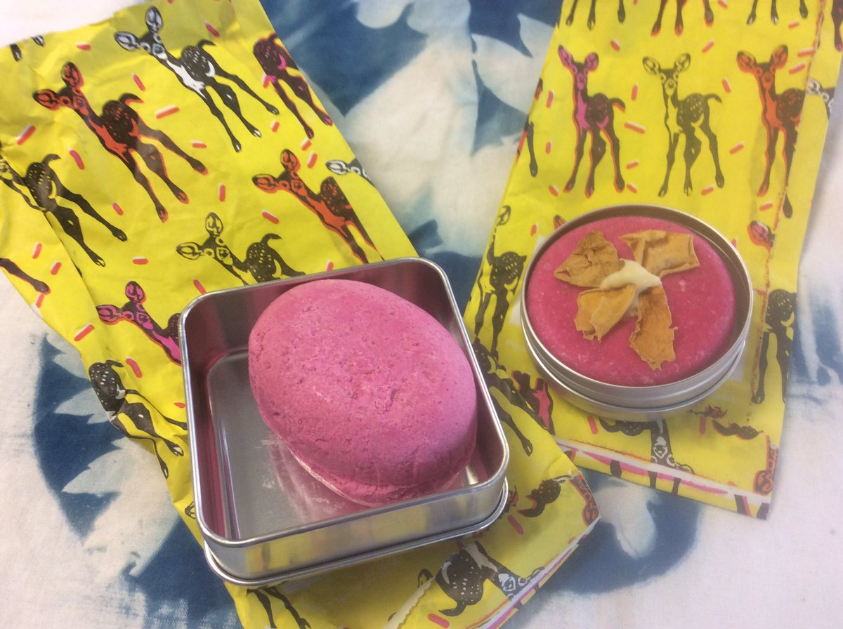 oxfordhighprep's tweet photo. We discussed a whole host of topics in our JEMs meeting this week @oxfordhighprep . We continued our discussion about how we can reduce plastic. Miss P brought in her shampoo and conditioner bars bought from @LushLtd in #Oxford . They smell divine! #plasticfree #PlasticPollution https://t.co/oecU7YU4ri