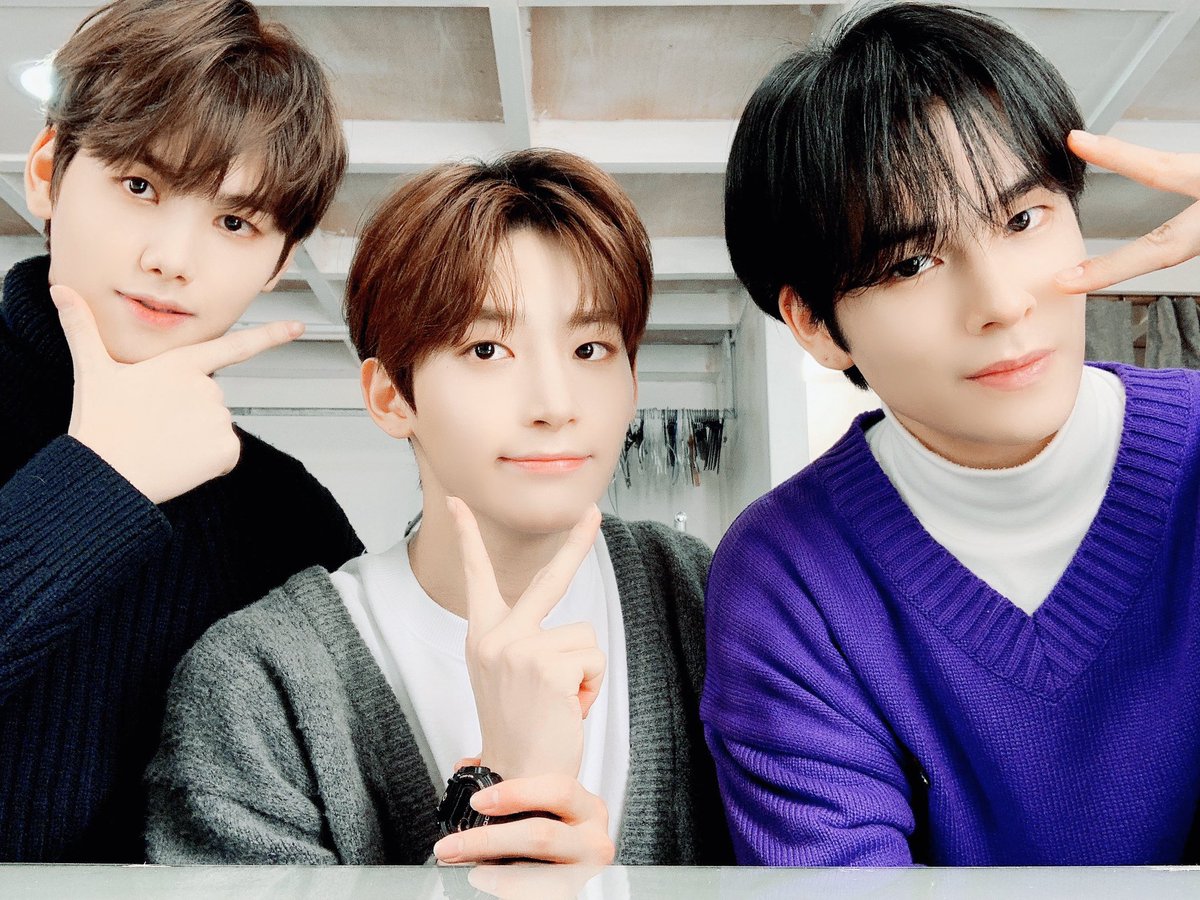 day 40: 9|2|20i miss seeing minhee w the other x1 members :((( the 6 of them at snoo’s fanmeet took a photo together and wooseok posted it  I wish the starlimz boys could go to this kind of stuff :((( REPOSTING BC MINHEE JUST FUCKING BREATHEDJWHJDHW THE BLACK TURTLENECK BYEE