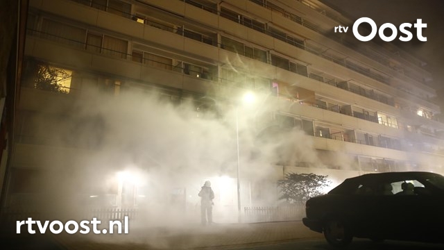 Elf bewoners kunnen niet terug na grote brand in verzorgingsflat in Zwolle. #rtvoost.