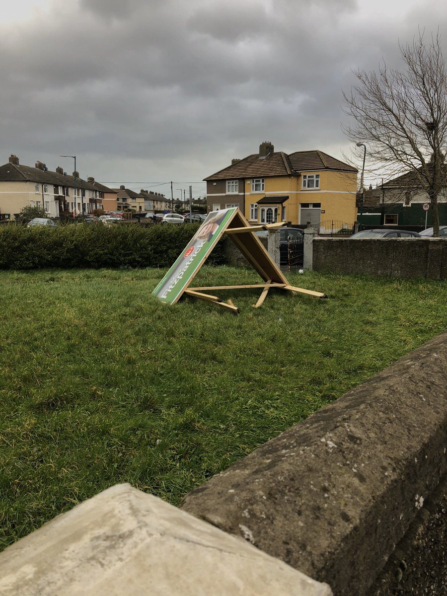 It’s a sign.   Literally.  The Fianna Fáil vote collapses in Dublin.   🤣🤣🤣 #GeneralElection2020 #Dublincentral