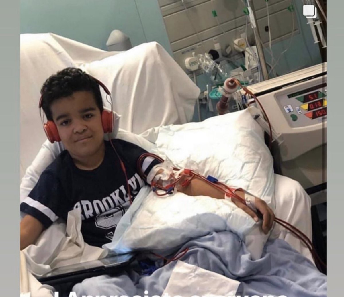 So tyshans been on dialysis since 8.30 andI hate waking him up
So early on a Sunday as he loves his sleep and also takes a sleeping tablet at night ... but if his on early his off early which means we get some family time cuddled up on the sofa watching movies