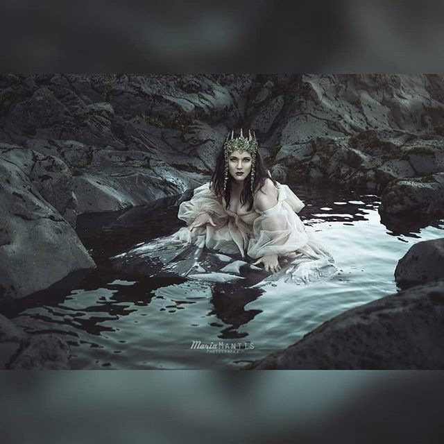 AngelGrief's tweet photo. ♧════════♧۩♢۩♧════════♧ 
#instagram #patine_noire
 #Maria_Mantis_Photography
#Photographer #Photography 
#Model #Gothic #Girl 
#GothicGirl #Dark 
#DarkGothic #DarkBeauty 
#DarkGothicBeauty #Beauty 
♧════════♧۩♢۩♧════════♧ https://t.co/upuMKR5fim