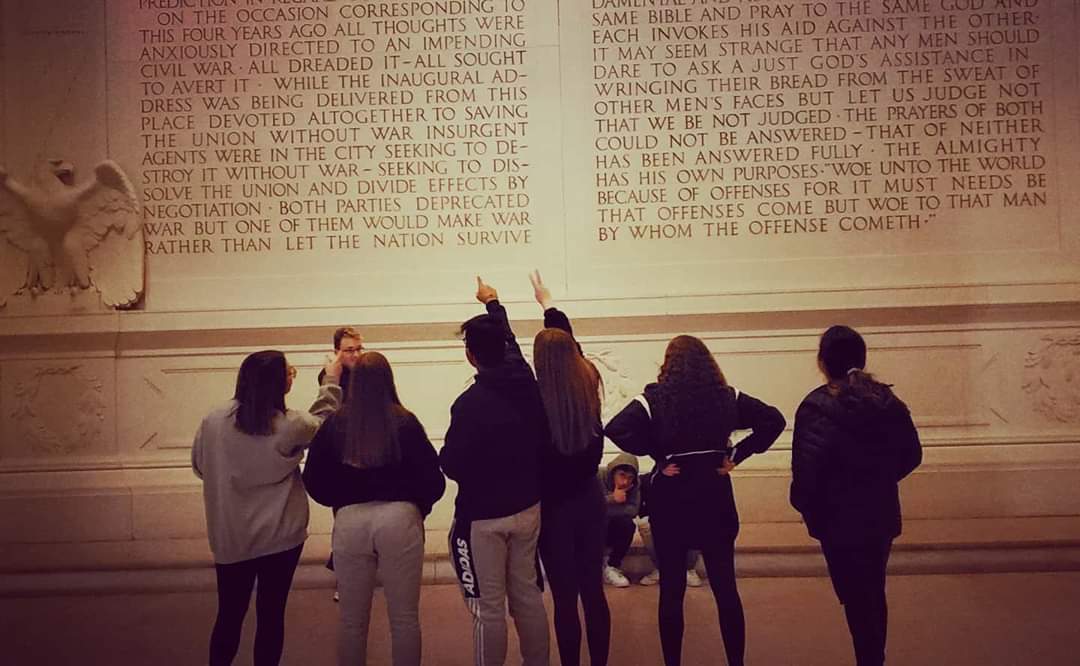 sheltonjsa's tweet photo. Moonlight monument tour! https://t.co/6QU3qx1qbl