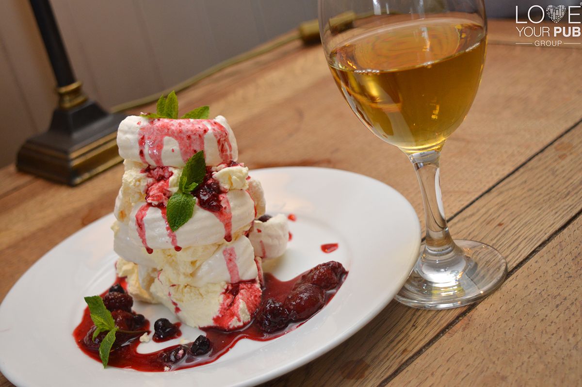 TheAndoverArms's tweet photo. Sunday are all about relaxing. Let us do the hard work while you chill out in our cosy pub! Make sure you save some room for one of our delicious desserts! 😋

#fhammersmith #londonpubs #cocktails #mixology #gin #wine #wineoclock #ginoclock #craftbeer #beeroclock #cheflife #chef https://t.co/Ox7MTxDjB6
