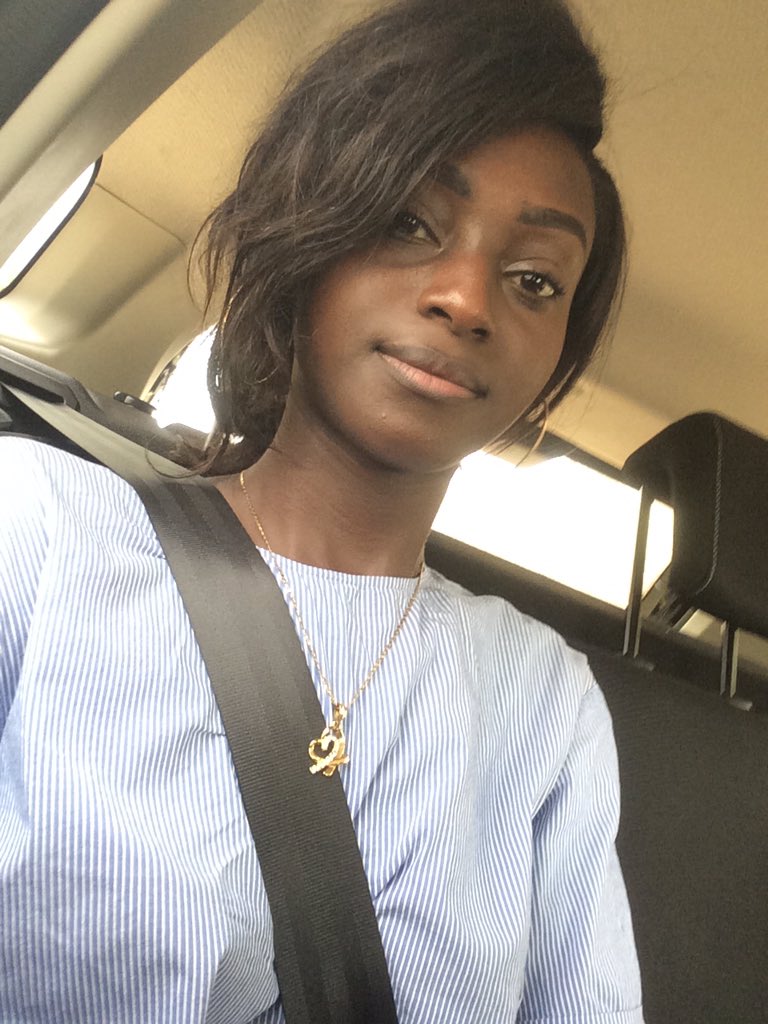 OliveBlackPearl's tweet photo. Production du dimanche.🙈
Je vous aurais bien donné le @ de la mignonne à côté de moi, mais pas encore grande pour ça.🌝 @toujours_jojo pas les bêtises que tu prenais hier là.😹🏃🏾♀️
#DimancheProduction.
🥺 https://t.co/aJV0vKmcI4