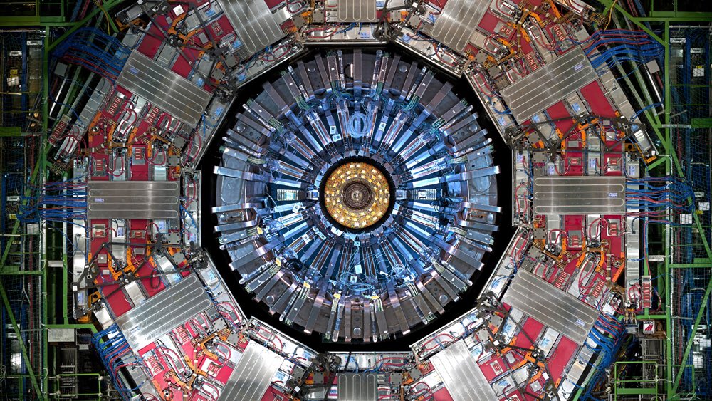 Akanksha_Ahuja9's tweet image. Do you know there were 6 months of serious discussions for deciding the CMS detector colors? @CERN 

Both #science are #art stem from the same creative thinking process. It’s strange a lot of people believe they are two different fields. 

@CMSExperiment @ArtatCMS ❤️