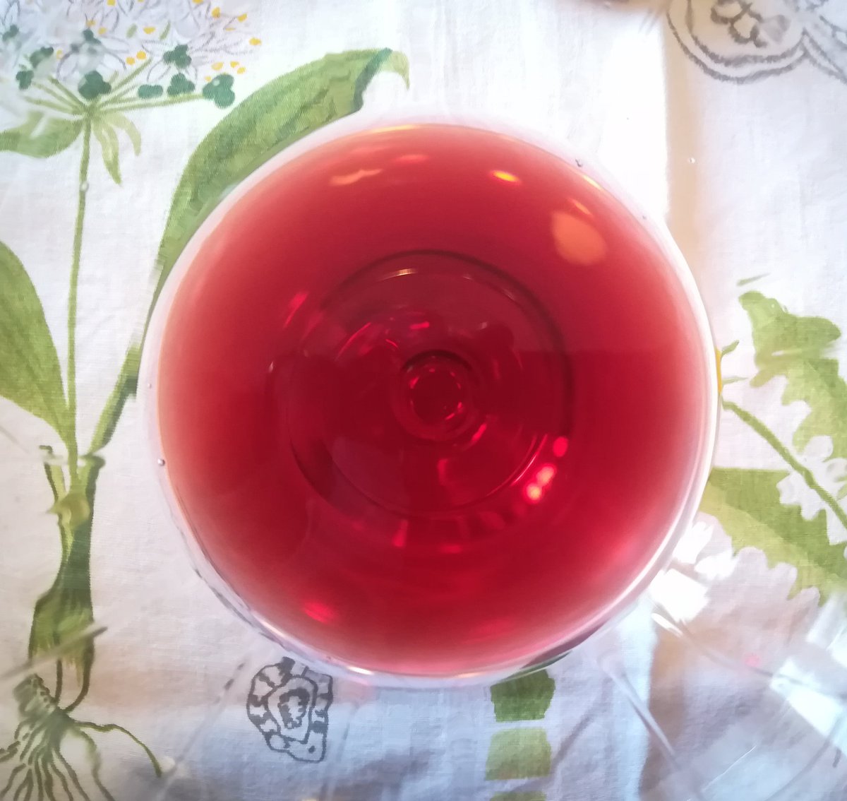 enoitaca's tweet image. Trasparenze che celano un'energia straordinaria... #Borgogna #Beaune #PremierCru #vino #sommelier #degustazione Domaine Rossignol-Trapet #2014