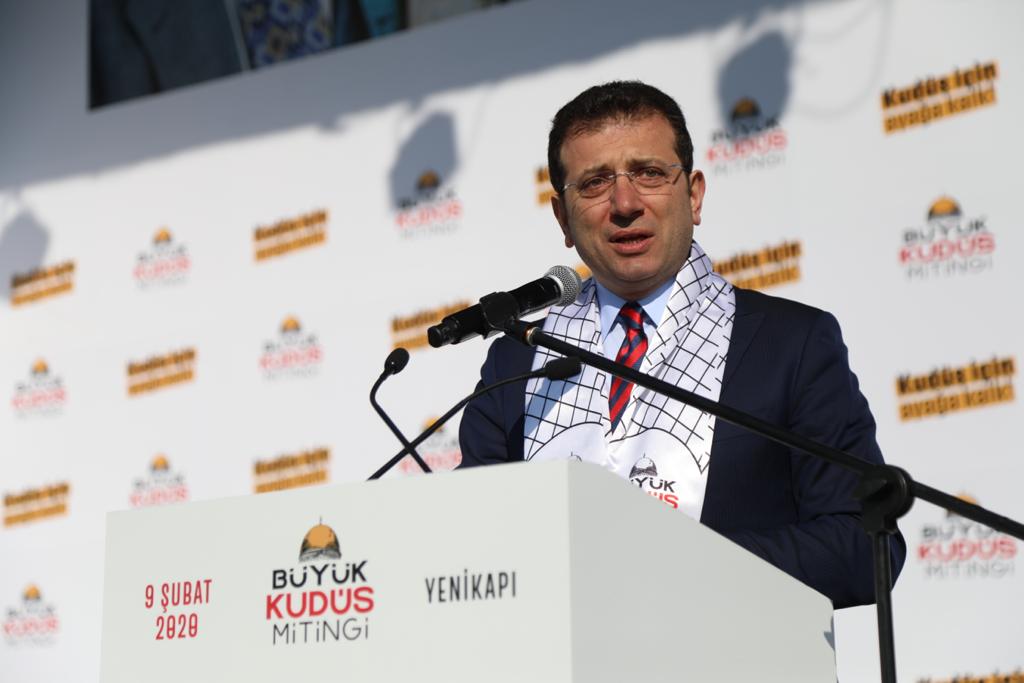 kudusmitingi's tweet photo. İstanbul Büyükşehir Belediye Başkanı Ekrem İMAMOĞLU selamlama konuşmalarını gerçekleştirdi.

#TürkiyeKudüsİçinAyakta
#BüyükKudüsMitingi https://t.co/bjXudlEJzy