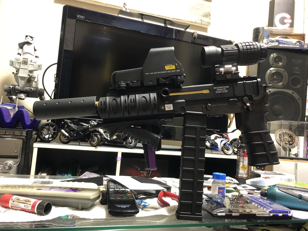 zxr_is's tweet photo. ストックたたむと自立する(笑)
#サバゲー #スコーピオン #SCORPIONmodM #SMG https://t.co/yhdqArfZx1