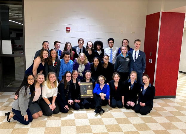 Steph_Sukow's tweet photo. Congratulations to the Cary-Grove Speech Team on taking second place in the IHSA Regional Competition on Saturday. Performance in the Round took 1st. We are advancing 12 events to the IHSA Sectional Competition next weekend! #PowerOfWords #WeBeCG #CGSpeech @NeilLesinski https://t.co/yjmXn4TS7C