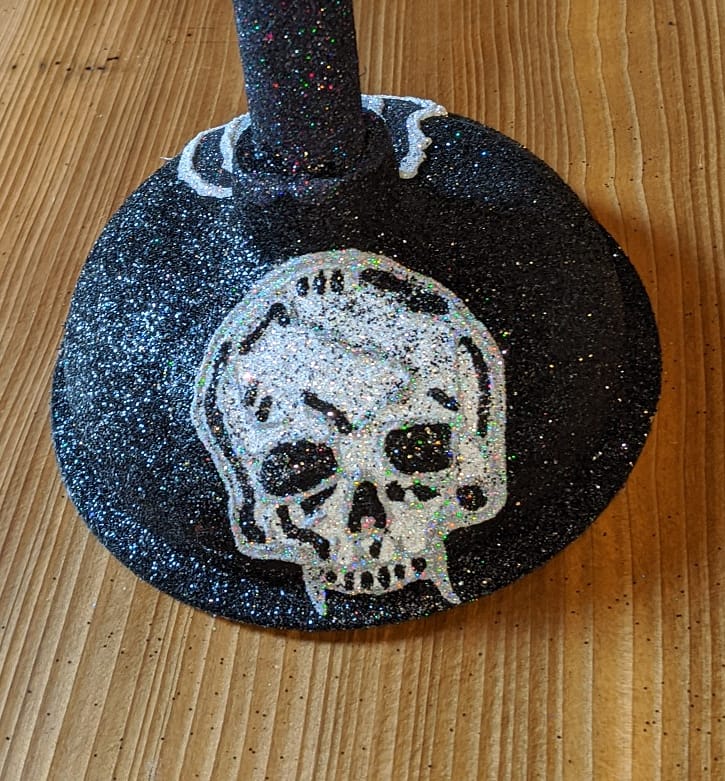 Tribute to #Poe and #ravens #MardiGras throw done.  See y'all <a href="/KreweofTucks/">Krewe of Tucks</a> parade. Who is going to be the lucky person to catch this?