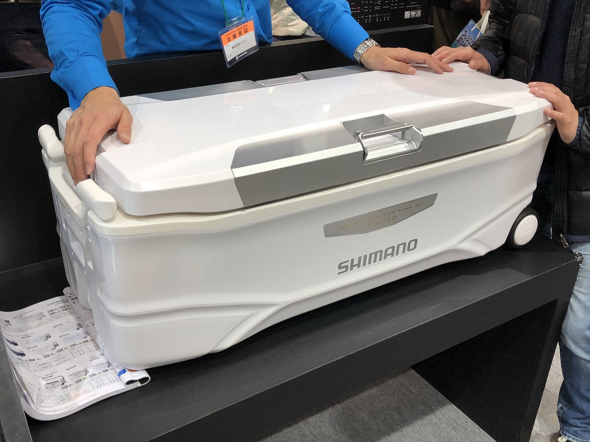 fishing_shore's tweet photo. SHIMANOのブースへ⁣
⁣
Xシートのグリップはムッチャ持ちやすかった。⁣
電動リールも欲しいなぁー😵⁣
新しい大型のクーラーボックスが展示してた。⁣

#フィッシングショーOSAKA2020⁣
#フィッシングショー大阪2020⁣
#インテックス大阪⁣
#SHIMANO⁣
#シマノ⁣ https://t.co/UtlUlQao93