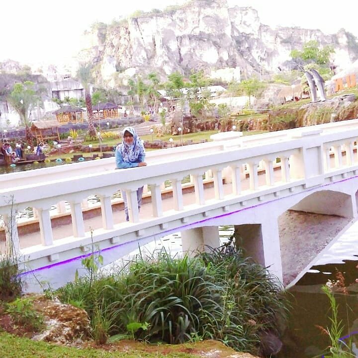 Hidup jalani yang lurus jangan lihat kanan kiri itu salah dalam hidup kita 😃