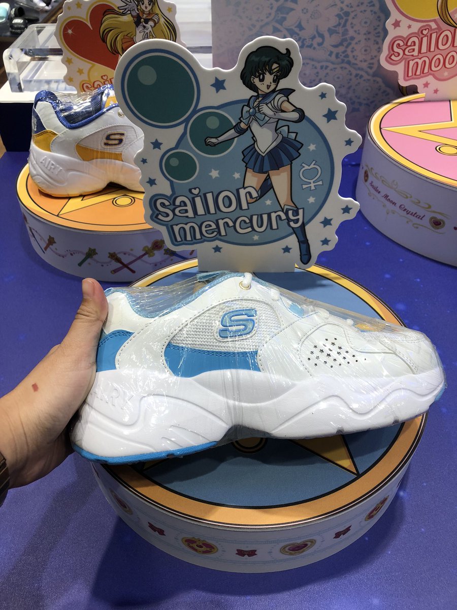 OMG GIRLSSS SKETCHES DAH KELUAR SAILORMOON EDITION!!!