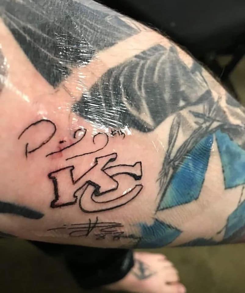 BBQChiefs's tweet image. Post Malone got Mahomes and Kelce's signature tattooed on him