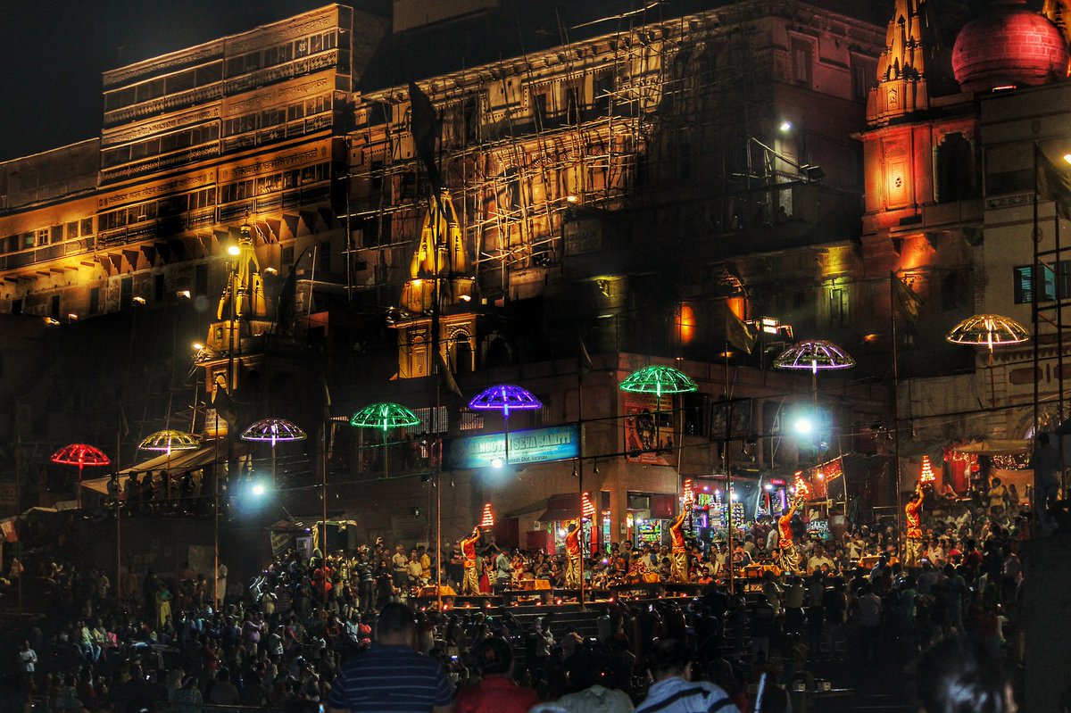 21 #IncredibleIndia Varanasi or Benares is the oldest continuously inhabited city in the world today, it being a chief centre of civilization for more than 3000 years.The city has 84 'ghats' which is the highest number for any city in the world.