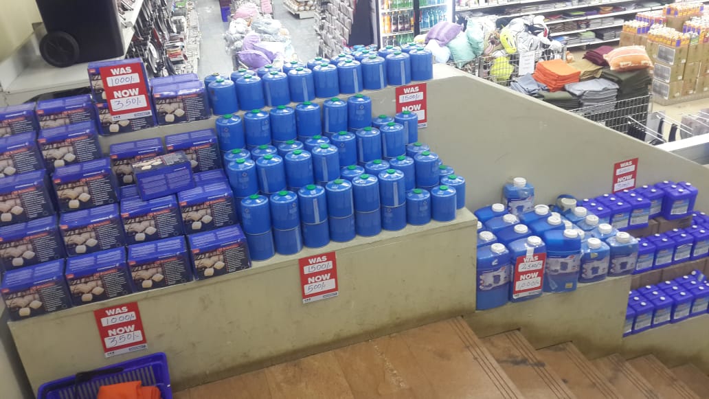 Nakumatt's tweet photo. Final Clearance sale at NAKUMATT HIGHRIDGE come for unbeatable offers. Everything fly's off. Thank you for shopping with us! https://t.co/zs0oItGWAb
