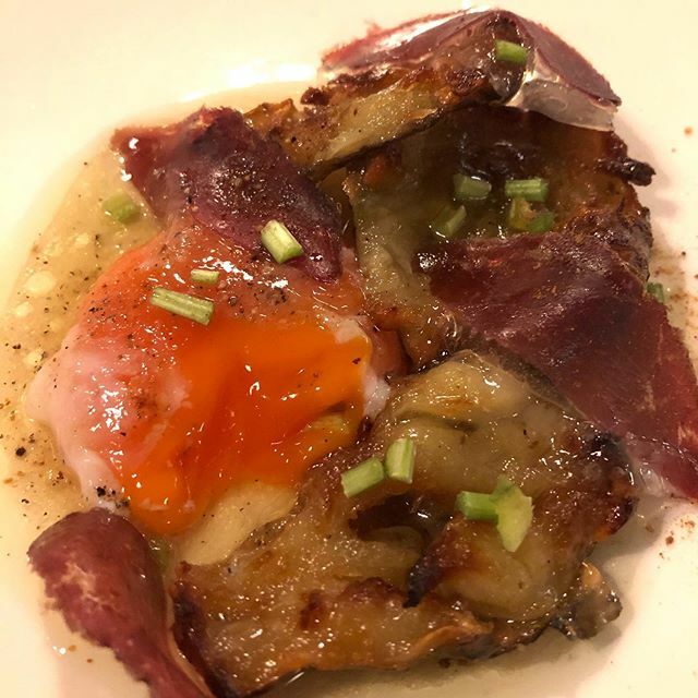 JamesWaddingto3's tweet image. Jerusalem artichoke, egg yolk &amp;amp; curried goose @lyleslondon from chef @lowejames  so not as instagram able as most but packed with flavour! #foodie #londonfood #michelinstar #chef