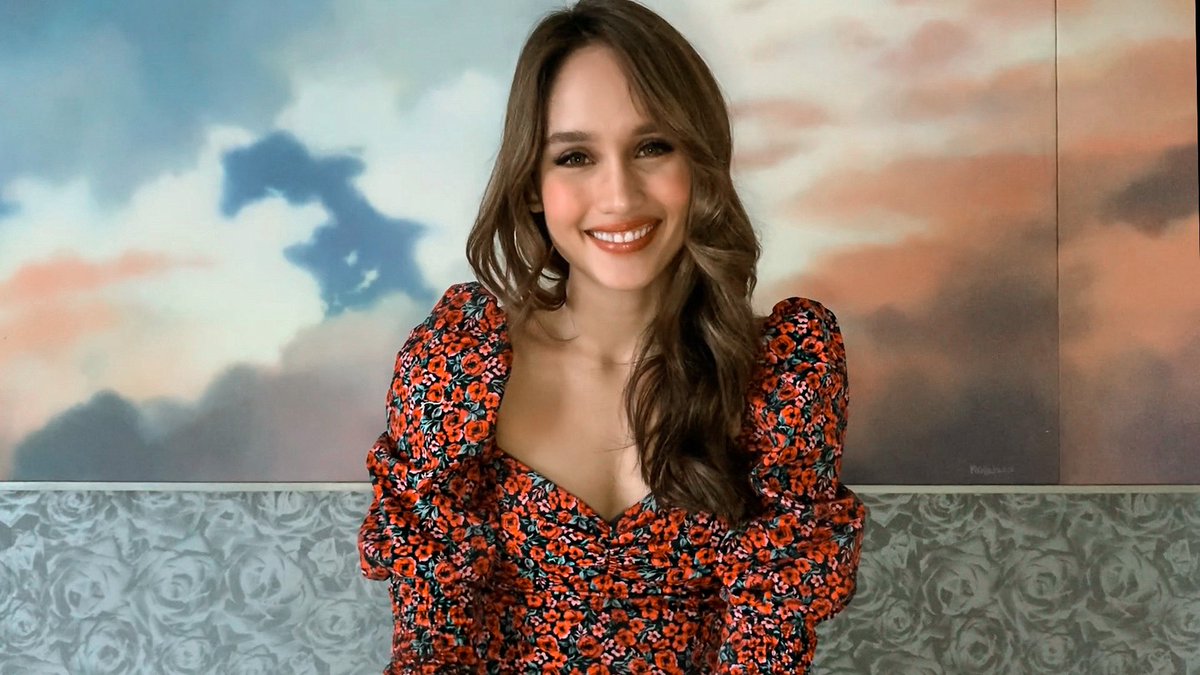 Porno rasmlar va mushuk