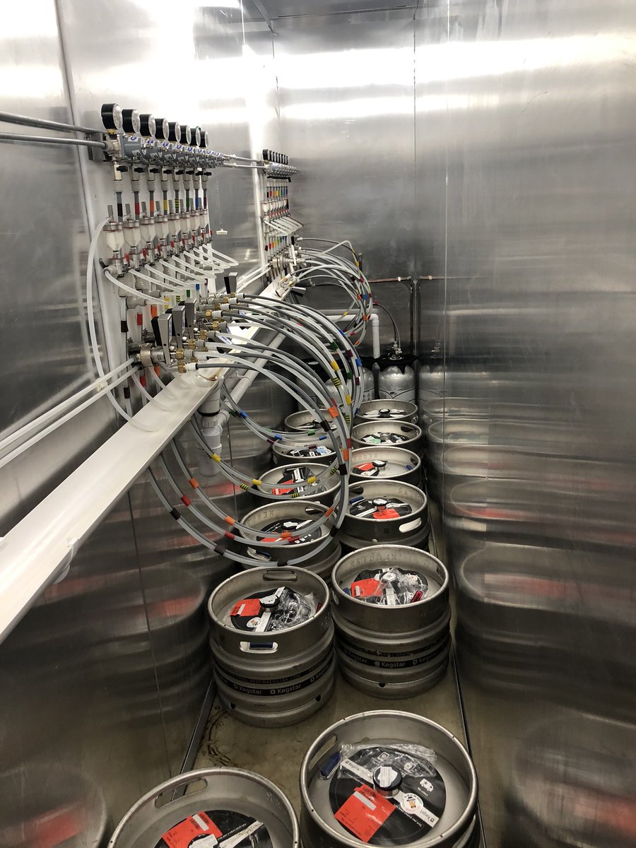 Our fridge looks cracking but how do I change that end keg? 🤔