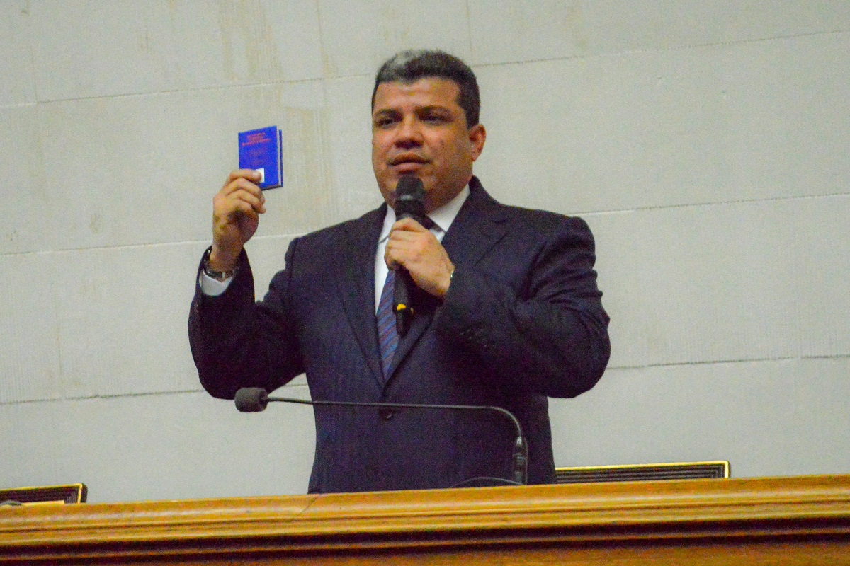 NDtitulares's tweet image. Luis Parra llama a retomar el voto "para sacar a Maduro" - noticierodigital.com/2020/02/luis-p…