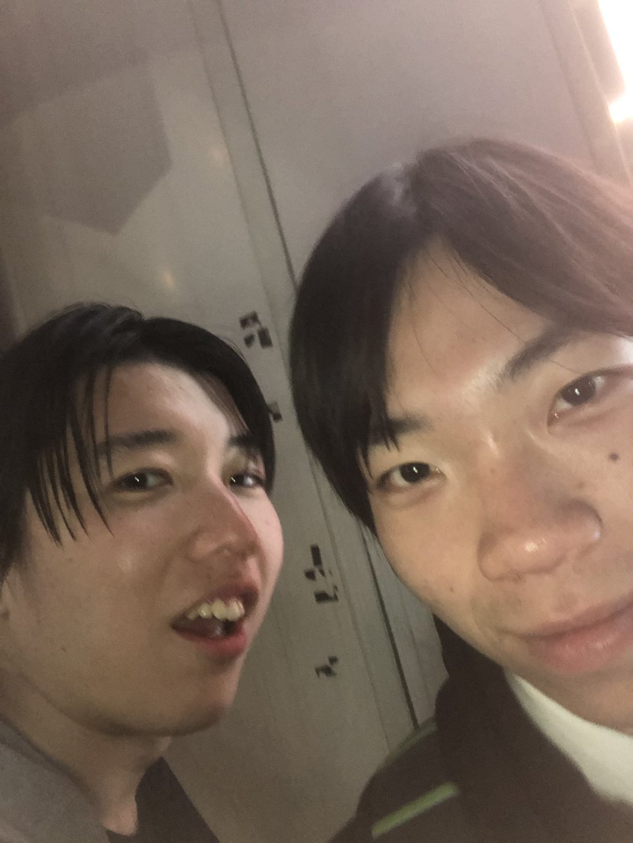 こうちゃん そして 私に今回のエコノミクス甲子園への出演依頼をしてくれたサークルの後輩です エコノミクス甲子園 こうちゃん そして 私に今回のエコノミクス甲子園への出演依頼をしてくれたサークルの後輩です エコノミクス甲子園