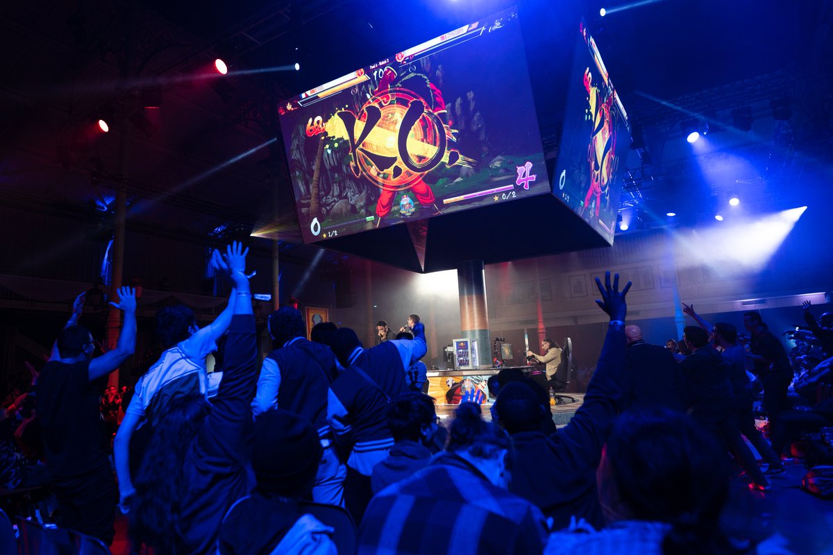 RedBullFrance's tweet photo. Le Top 8 du Red Bull Dragon Ball FighterZ World Finals c'est maintenant ! 
📺 En LIVE sur https://t.co/rjRdwkMTBO
#DBFZWT https://t.co/mouzBr0CIi