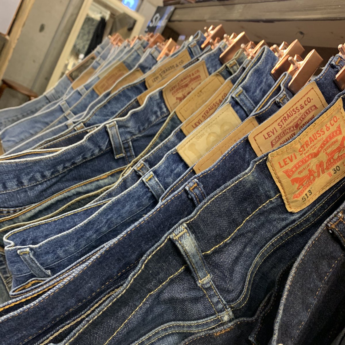GASLAMPSQUARE_2's tweet photo. 👖#levis501 #levis505 #levis519 👖
.
週末にどどんとデニムパンツ入荷☝︎
中でもリーバイスが多めで何本かU.S.A製も混じってます✴︎All ¥1,980-
.
#gaslampsquare
#ガスランプスクエア下北沢2号店
#ガスランプスクエア
#下北沢
#下北沢古着
#下北沢古着屋
#usedclothing https://t.co/ccx2vlHdyW