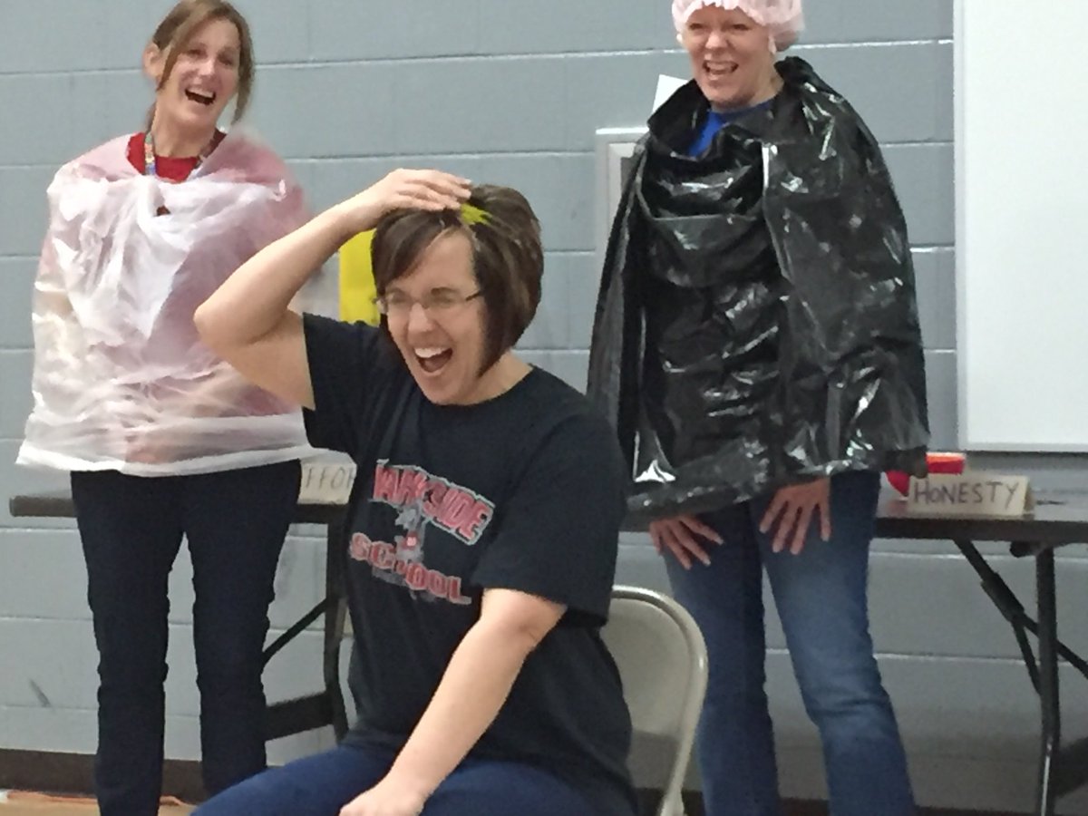 lizkiley17's tweet photo. There’s never a dull moment!!! @LeuzingerJill @witke_sarah @P5Toddmichael @JNeuenschwan @Mr_Grinnell #WeLoveOurParksideStaff https://t.co/cRxCRUJrbg