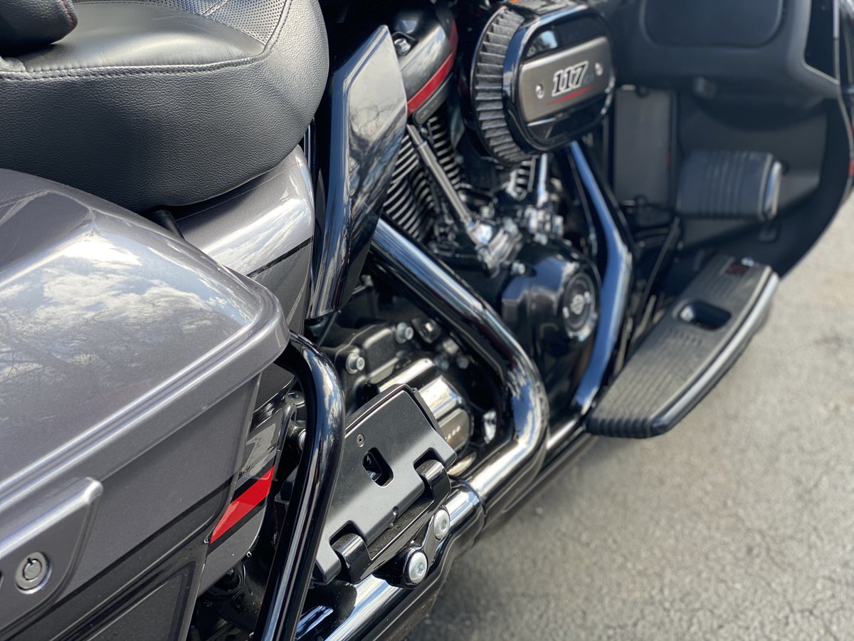 HDofDC_'s tweet photo. Beauty is in the details #kahuna #CVO #unitedwekickstand #HARLEYDAVIDSON #ridefree #rideunique https://t.co/12qK7T5GOa