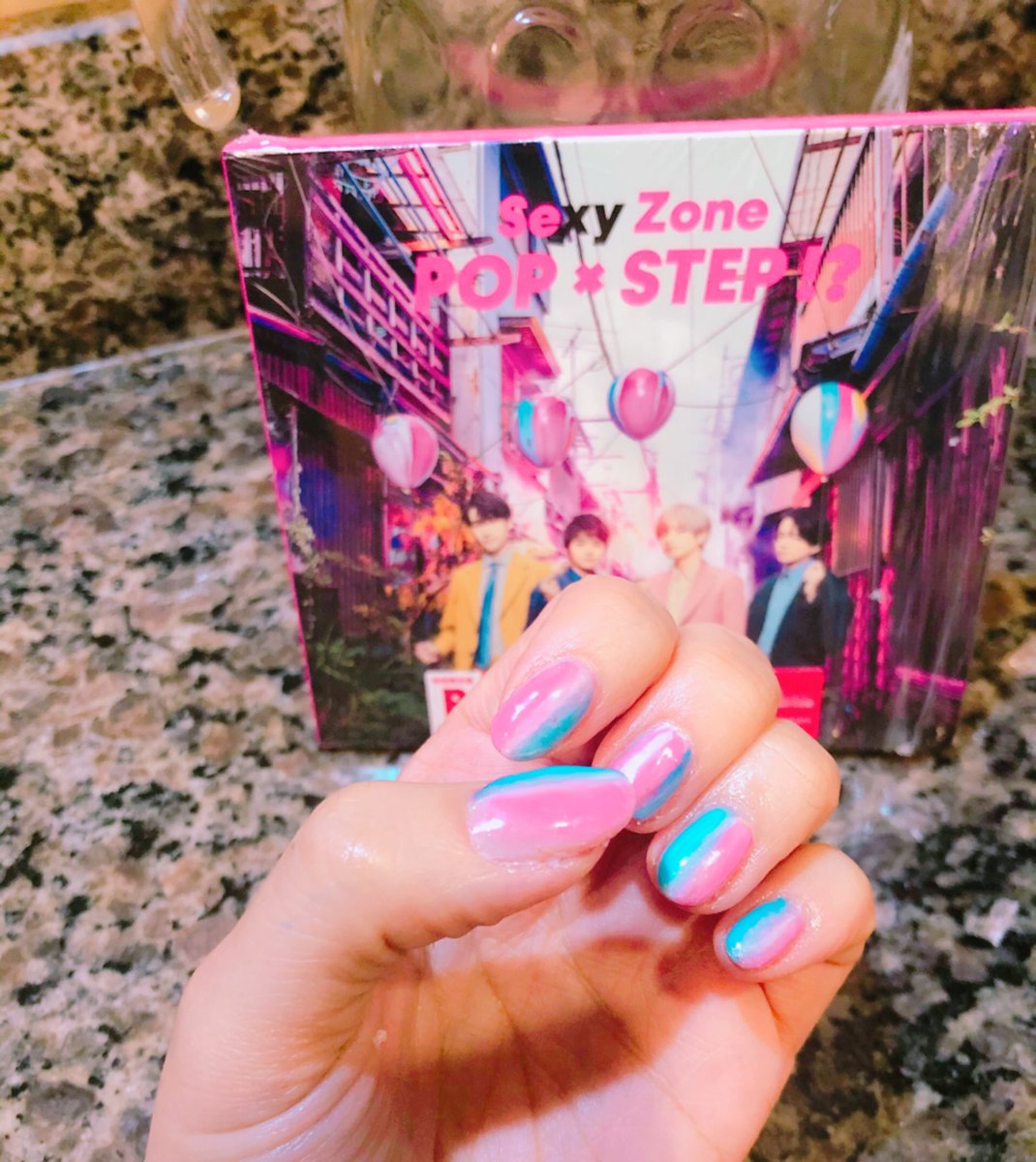 ちわわ 風船ネイルやってみました 几帳面なわたしにはunevenなデザインは難しかった でもネイル見るたびセクゾの事思い出せてハッピー Sexyzone Popstep 極東dance