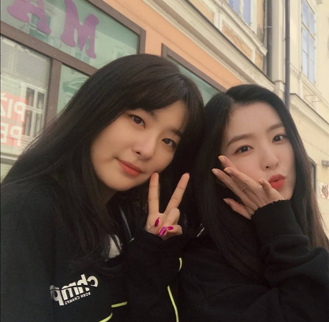 picsofirene's tweet photo. i wish you a lot of love and strength for the future &amp; i will always love you 💛

#HappySeulgiDay
#ItsSeulgiTime
#하이슬깋_생일축하햏 https://t.co/sMBq4qhraa