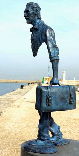 Blueyonetwo's tweet photo. #TheMigrant/Refugee // #Gocmen /Siginmaci / The story of many #Cypriots / Burcok #Kibrisli'nin hikayesi //#Cyprus https://t.co/ohYdYWM7rx