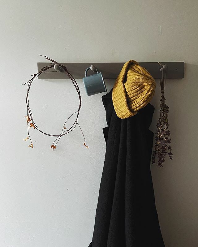 lewesmap's tweet image. ‘Winter essentials’ 💛 We’ve been battening down our hatches today and pottered around at home listening to the storm. Stay safe everyone! x #lewesmap ift.tt/2Sc88Qp