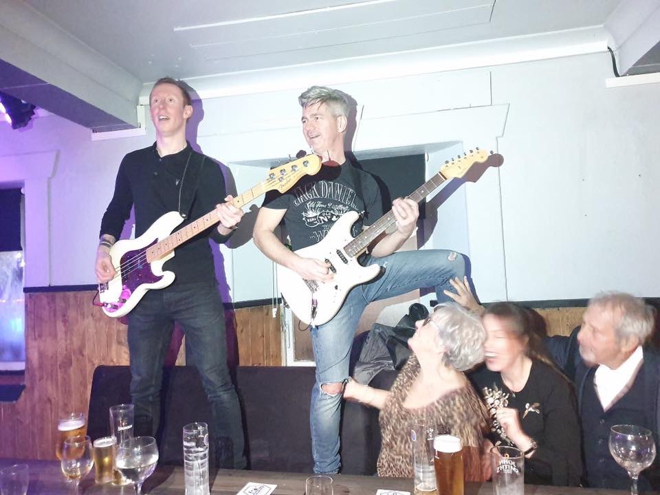 If ever a picture typified reality - James with his silver fox locks, cool rock n roll pose, and adoring fans clambering at his legs... and next to him.... is Steve. Probably thinking about what he’s having for tea tomorrow night 🙄🤦‍♂️😂

Great night @ riverside lounge!