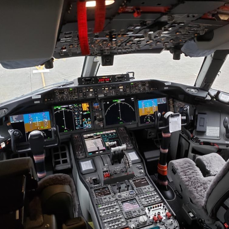 New Boeing 777x Cockpit