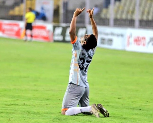 ChennaiCityFC's tweet photo. Jan vandhutaanu sollu! 🧡
#VeraLevelKicku #NammaThamizhagam #CBCCFC #CCFC https://t.co/s8Cu0PcH3g