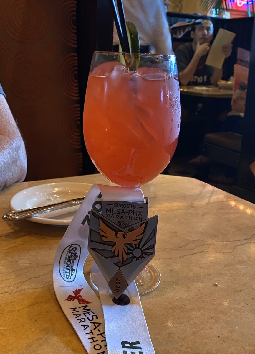 ShazmoRuns's tweet photo. Phoenix marathon 🌵underprepared (as per) and it was hot, hot, hot, but #visorpower got me to the end @racecheck #visorclub https://t.co/1lF5yVOIbP