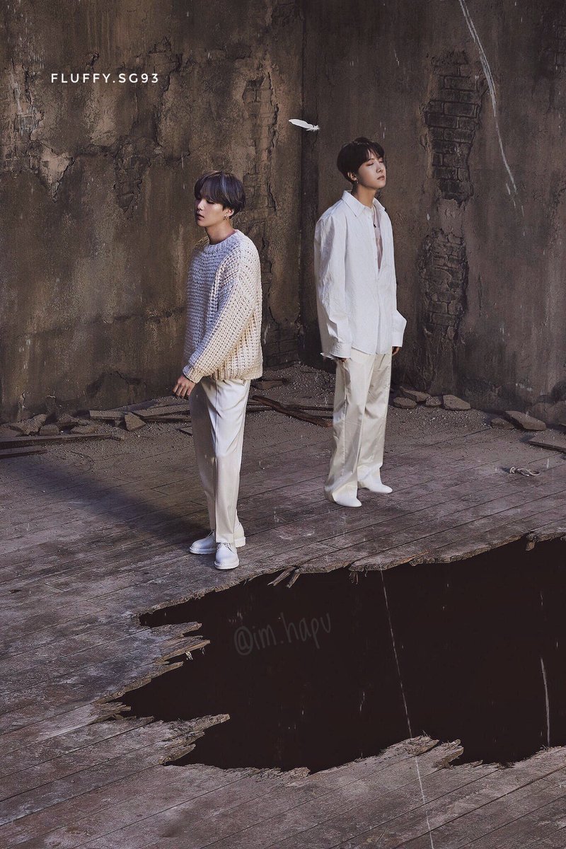 iamhapu's tweet photo. This concept is really 'ghost light'

#FirstLookAt7 @BTS_twt https://t.co/oLUIdFlfnq